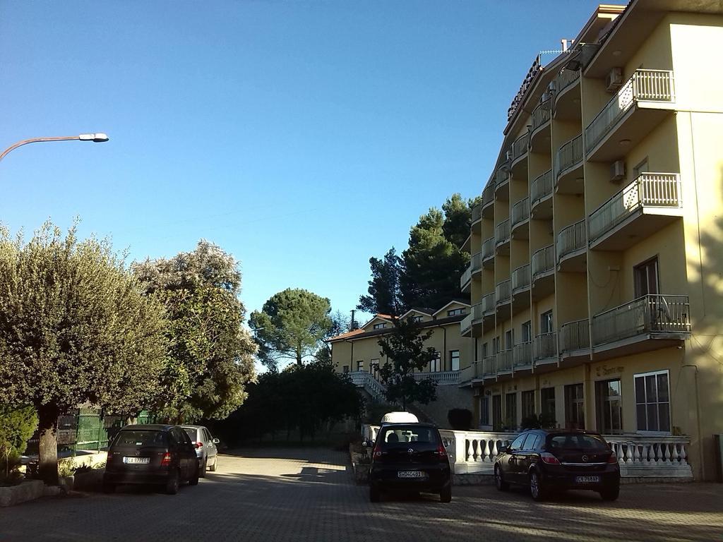 Hotel San Francesco Terme Spezzano Albanese ภายนอก รูปภาพ