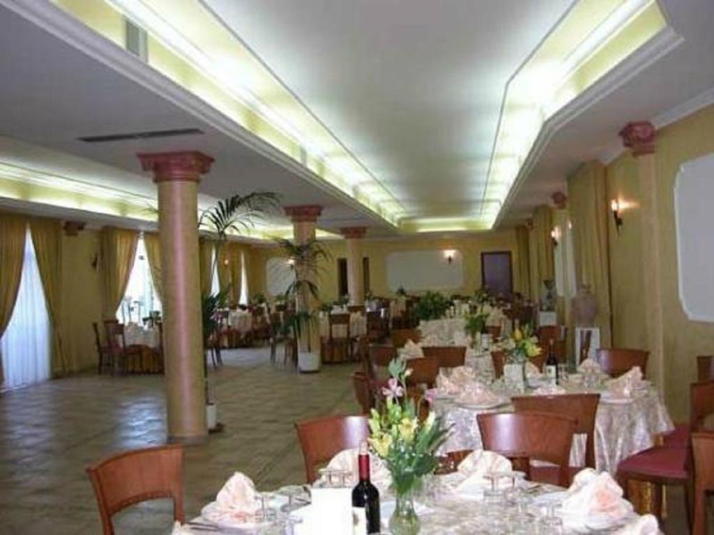 Hotel San Francesco Terme Spezzano Albanese ภายนอก รูปภาพ